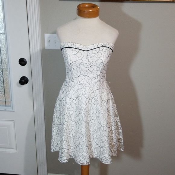 Speechless Dresses & Skirts - Speechless strapless dress size 7